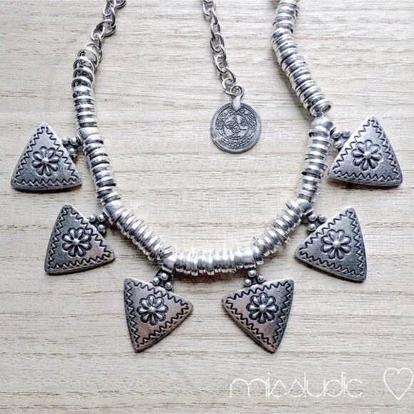 ♡ ⁺ 。 ! ! Moon・ ˚ ⁺ ⭐️ Kin . ! ♡ ♡ - Picture 4 of 8